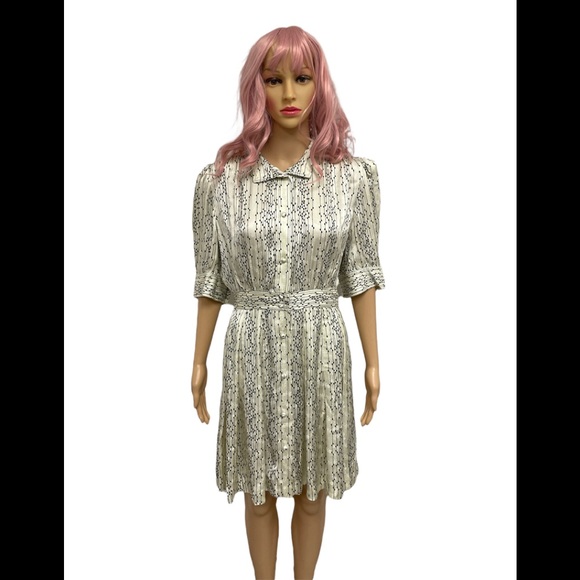 Shirel Short Printed Dress - Picture 4 of 9